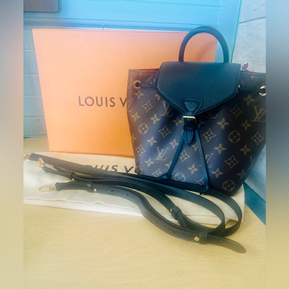 Louis Vuitton Monogram Montsouris - Picture 3 of 17